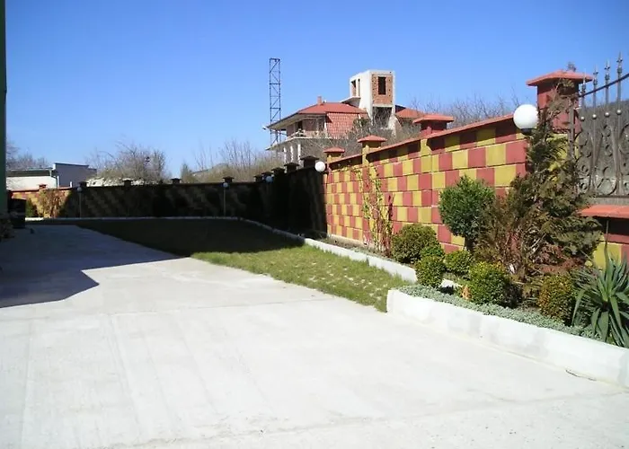 מלון Anelia Family