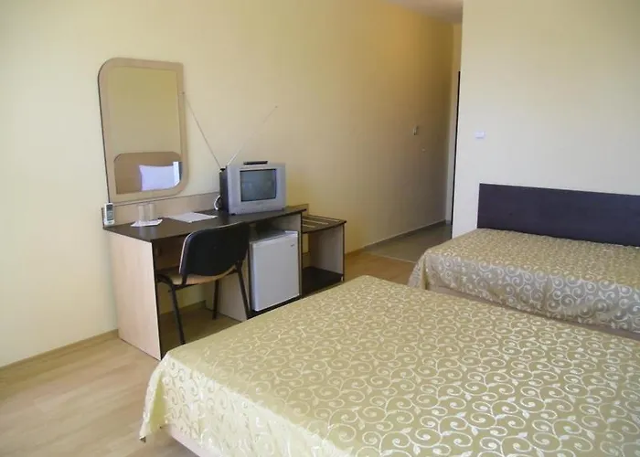 Anelia Family 3* קברנה