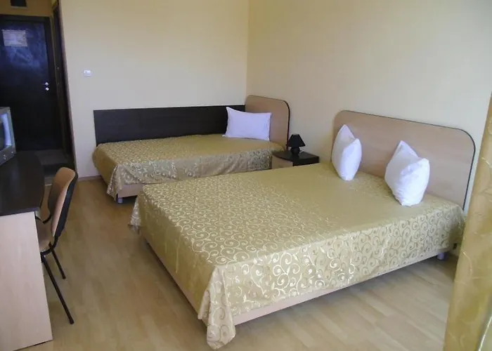 Anelia Family מלון קברנה