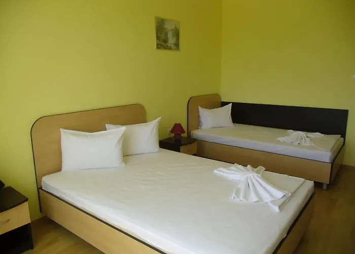 Anelia Family 3* קברנה