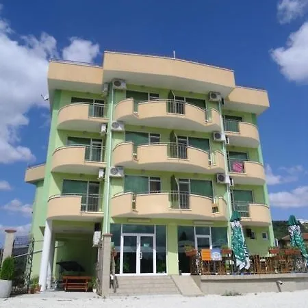 Otel Anelia Family 3*